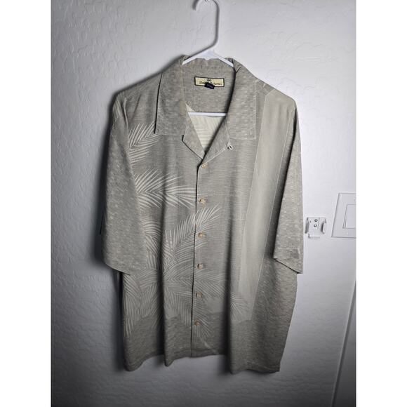 Tommy Bahama Other - Tommy Bahama 100% Silk size xl wood buttons Hawaiian vacation wear gray